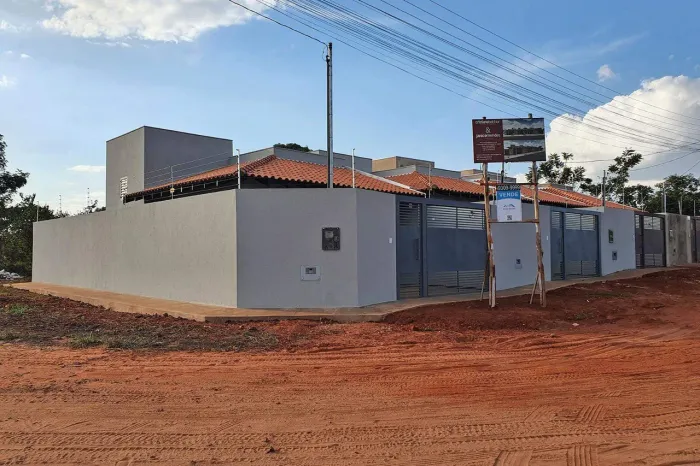 Casa Térrea à venda, 2 quartos, 1 vaga, Lagoa Dourada - Campo Grande/MS