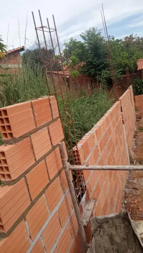 Pedreiro e azulejista disponível