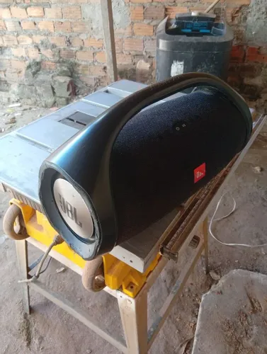 Jbl boombox 1