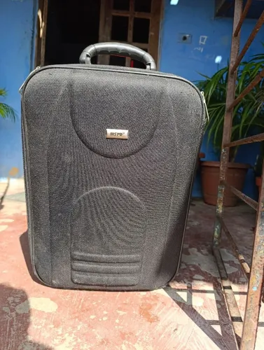 Mala de viagem da marca Hispo.