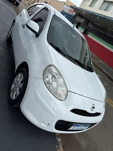 Nissan March S 1.0 16V Flex Fuel 5P 2013