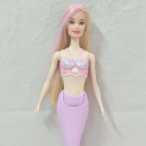 Boneca Sereia cabeça genérica e corpo da Barbie Odille