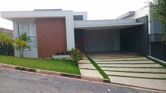 Locação de Casas / Condomínio na cidade de Vinhedo
