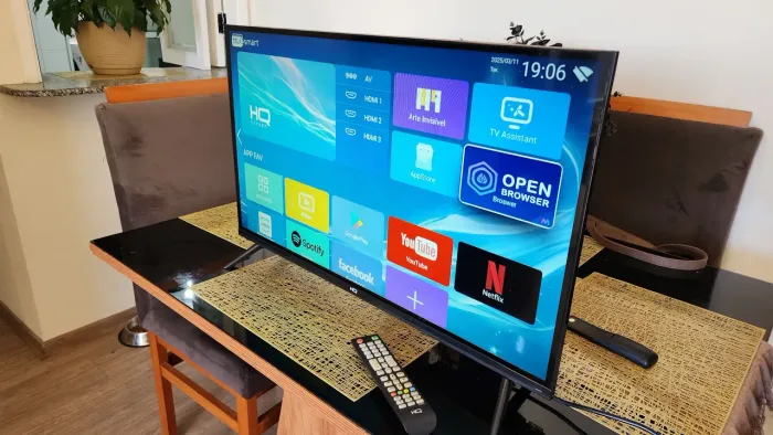 SMART TV HQ 32' EXCELENTE ESTADO. PERFEITA.
