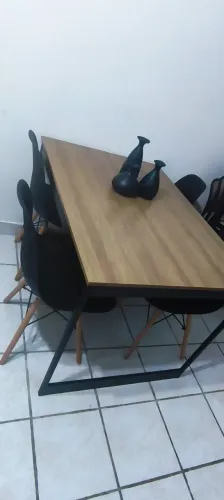 Mesa de jantar com cadeiras