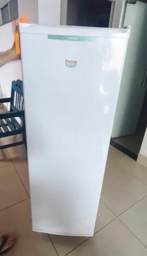 Freezer Vertical Consul Slim 142L Branco - 220V (Super Conservado / Classe