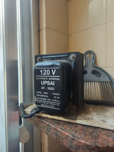 autotransformador(Autotrafo)120V da marca Upsai, modelo AT-3000<br>