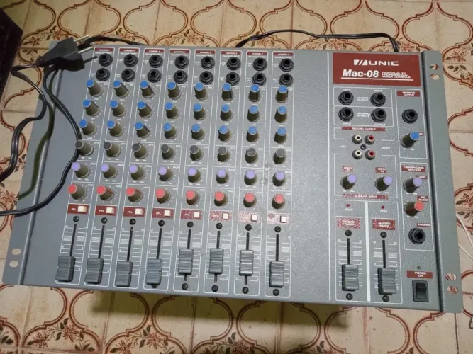 mesa de som analógica profissional Unic Mac-08