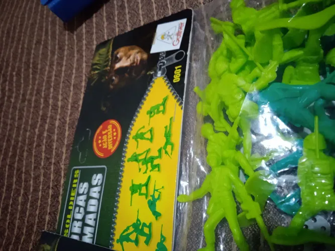 2 pacote lacrado de soldadinhos com cerca