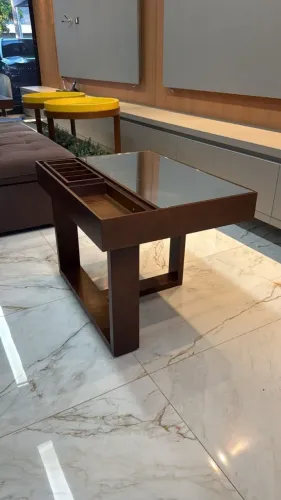 Mesa de centro espelhada
