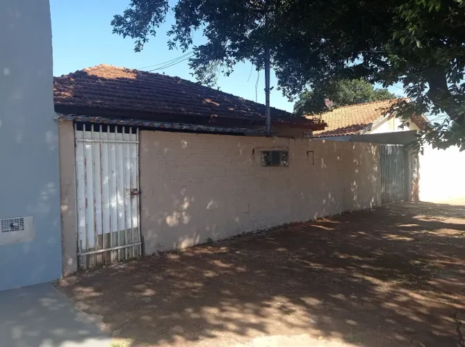 Casa para alugar na frente do FORTE da coronel Antônio 1200