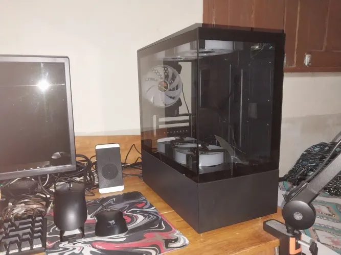 Vende-se gabinete gamer com 5 fans