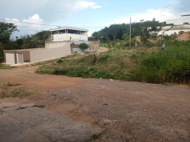 Lote de Esquina Bairro Maria Peçanha