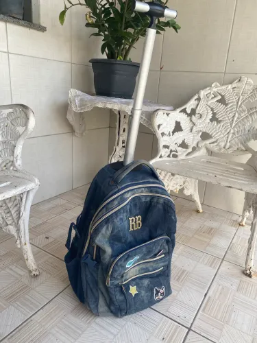 Mochila da Rebeca Bombom