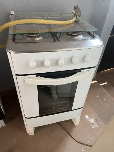 Fogão funcionando tudo entrego acompanhar mangueira é registro 