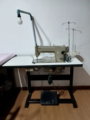 Vendo maquina industrial singer reta