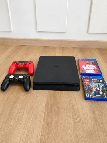 Ps4 slim 500 GB + 2 controles + 2 jogos