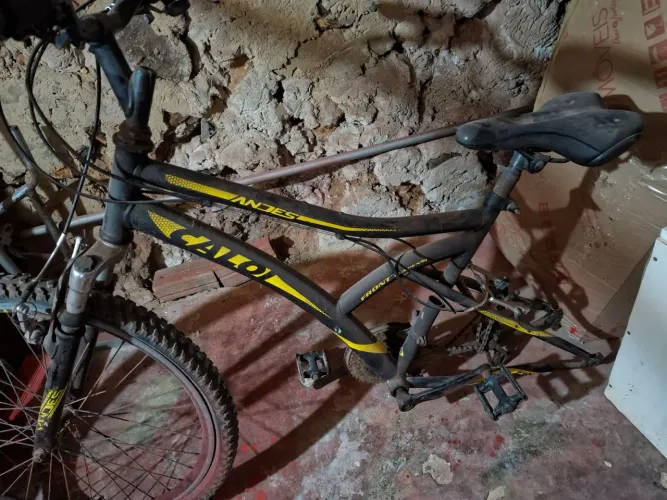 Vendo quadro de bicicletas caloi 250