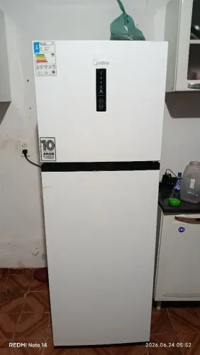 Geladeira Midea