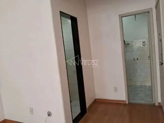 Kitnet/Conjugado - / Residencial / Centro
