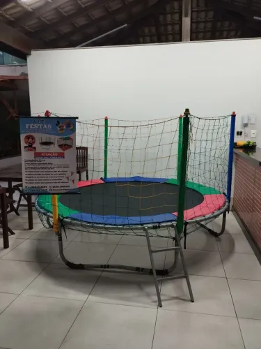 Trabalho com pegue monte pula pula e piscina de bolinhas *