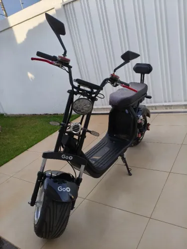 Vende-se scooter elétrica