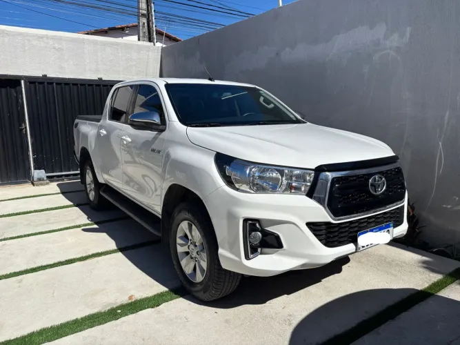 Toyota Hilux CD SR 4X4 2.8 TDI Diesel Aut. 2020