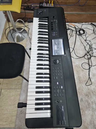 Teclado korg krome 61 aceito trocas por Teclados 