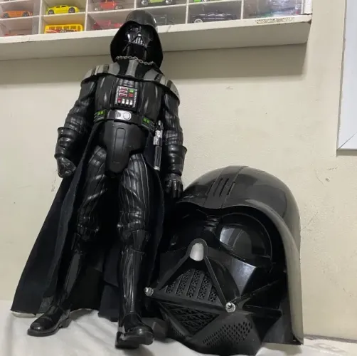 Boneco do Darth Vader + Mascara dele que fala