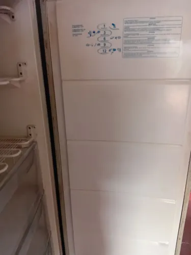 VENDO UM FRIZER DE 500 LITROS