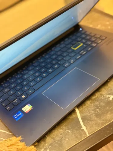 Notebook Asus Vivobook Intel Core i7 11ª Gen | 8GB RAM | SSD 256GB | Iris Xe (sair rápido)