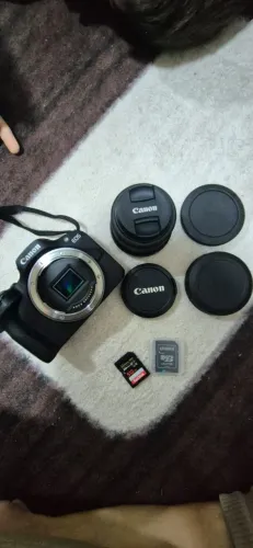 Câmera Canon EOS R100