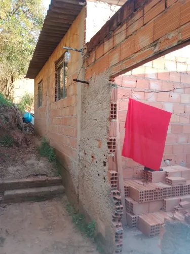Vende-se casa em fase de acabamento no bairro vila rica Sabará