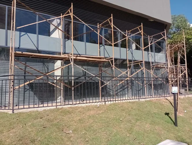 1 TORRE ANDAIME DE FACHADA 2,00METROS X 8 MTS DE ALTURA