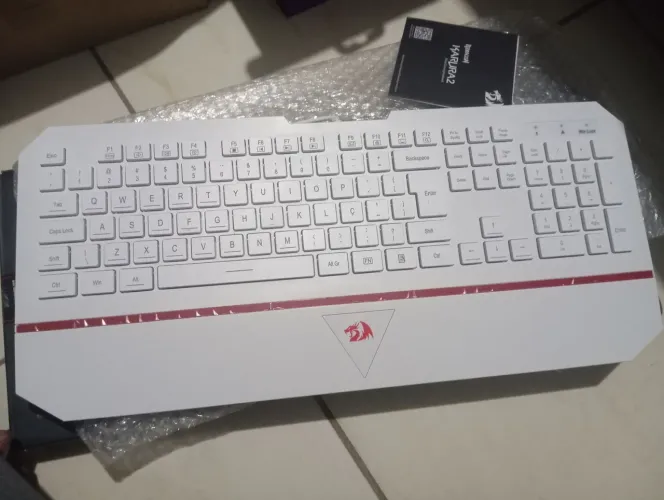 Teclado Gamer Redragon KARURA 2, branco
