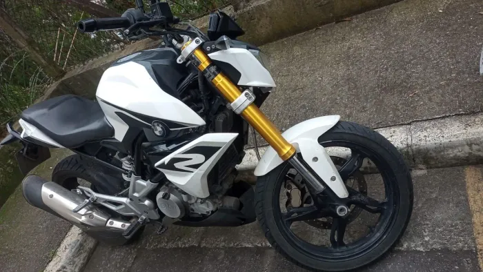 BMW G310R