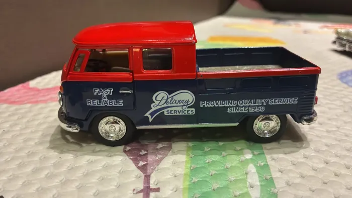 Carrinho fricção 13 cm Kombi picaup