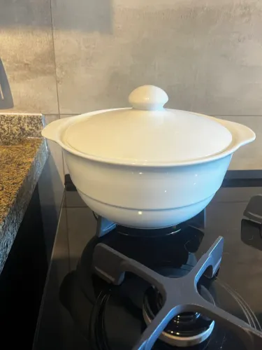 Sopeira em porcelana branca