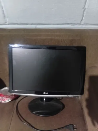 Monitor com adaptador de hdmi