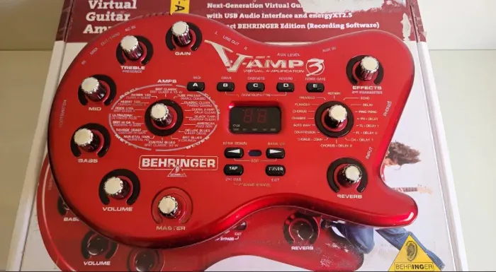 Pedaleira V-Amp 3 Behringer