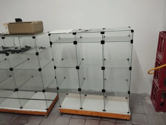 Balcão expositor de vidro