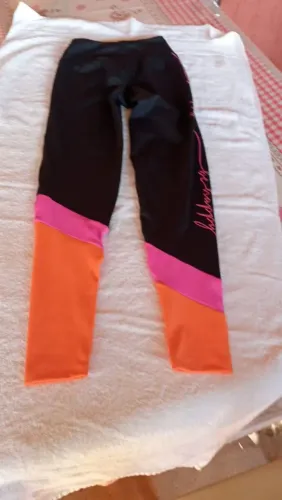 Calça ginástica nova M