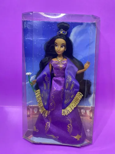Boneca Jasmine com Fashion Pack