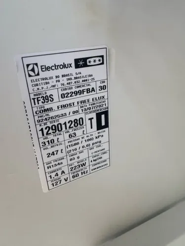 Vendo geladeira Electrolux TF39S.