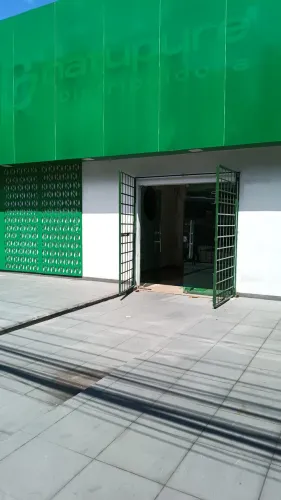Ponto comercial 600m2. 3 andares . Centro.