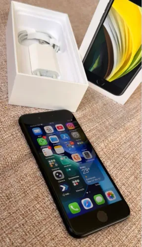 IPhone SE pra sair logo - Bom estado - Caixa Original - Carregador - Nunca Aberto - Leia: