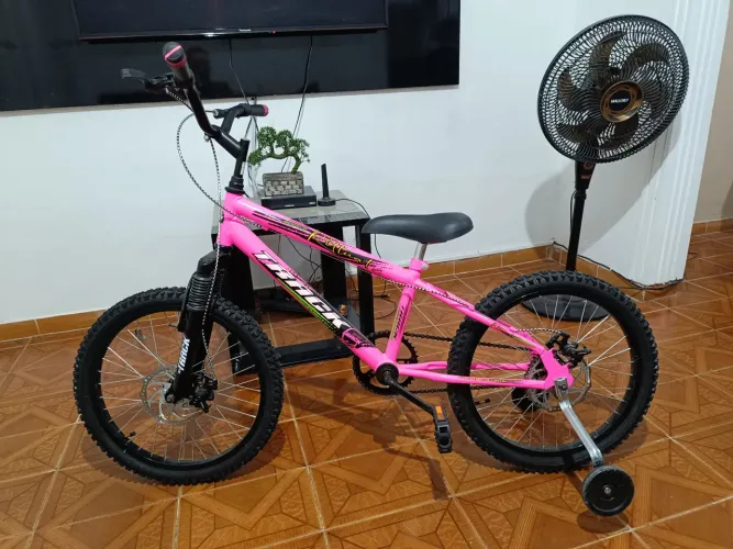 Bicleta menina por volta de 7 a 12 anos