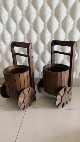 Par de Vasos Decorativos em Madeira para Jardim