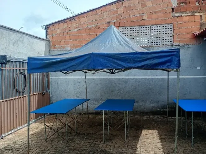 Tendas sanfonada e tripés