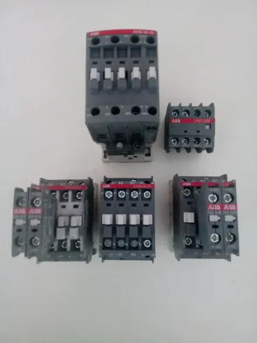 Conjunto de contactora ABB seminovos todas funcionando perfeitamente com 5 bloco auxiliar